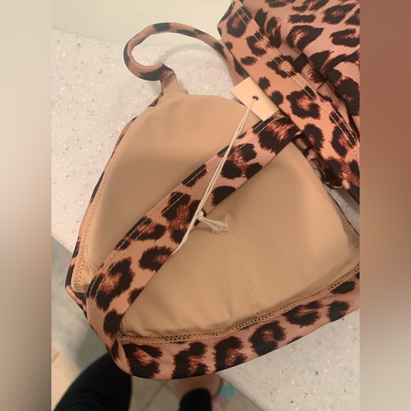 NWT leopard print bikini top, rash guard, bikini bottoms - Picture 5 of 12